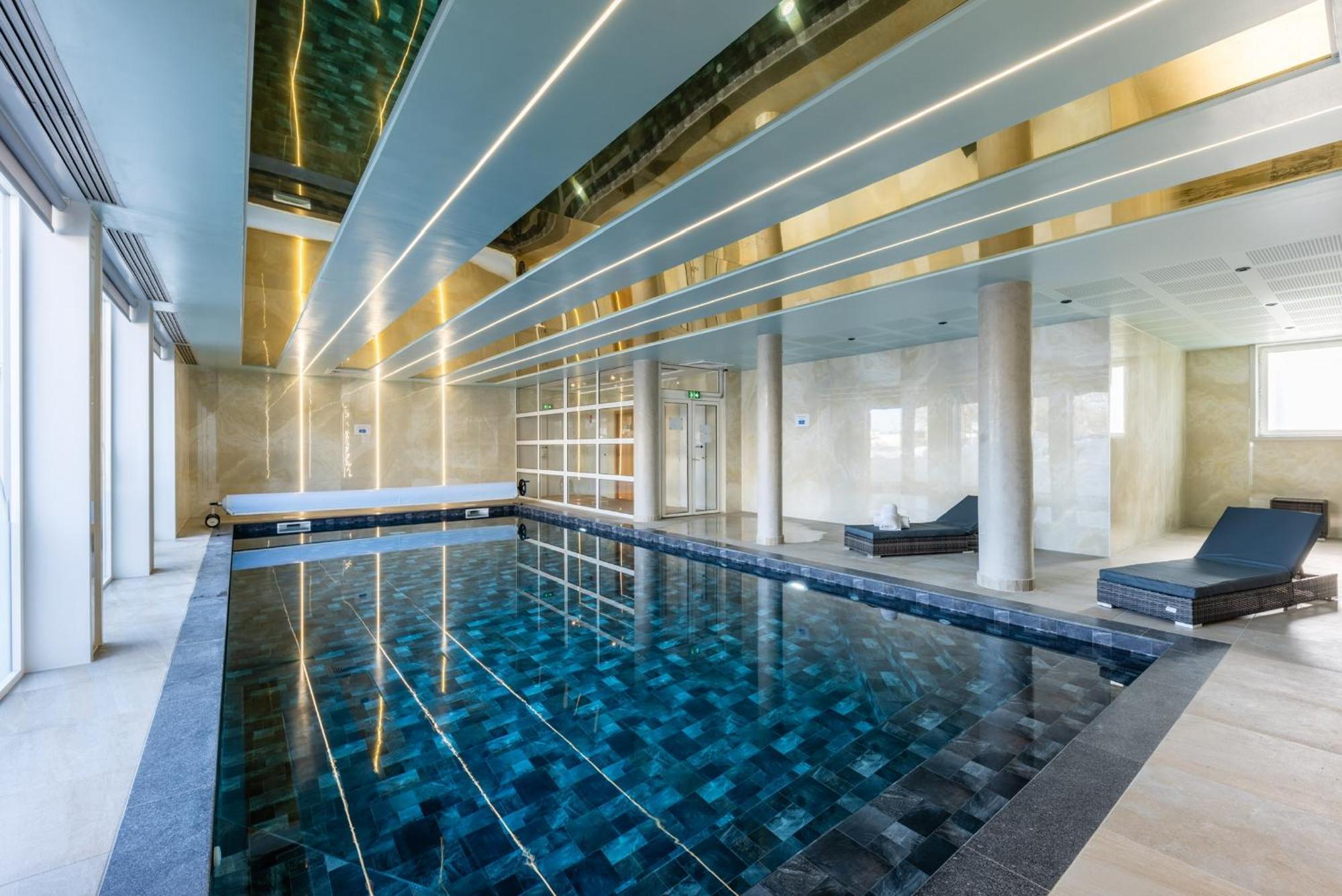 Brit Hotel Privilege Paris โคนี-ซู-บัว ภายนอก รูปภาพ