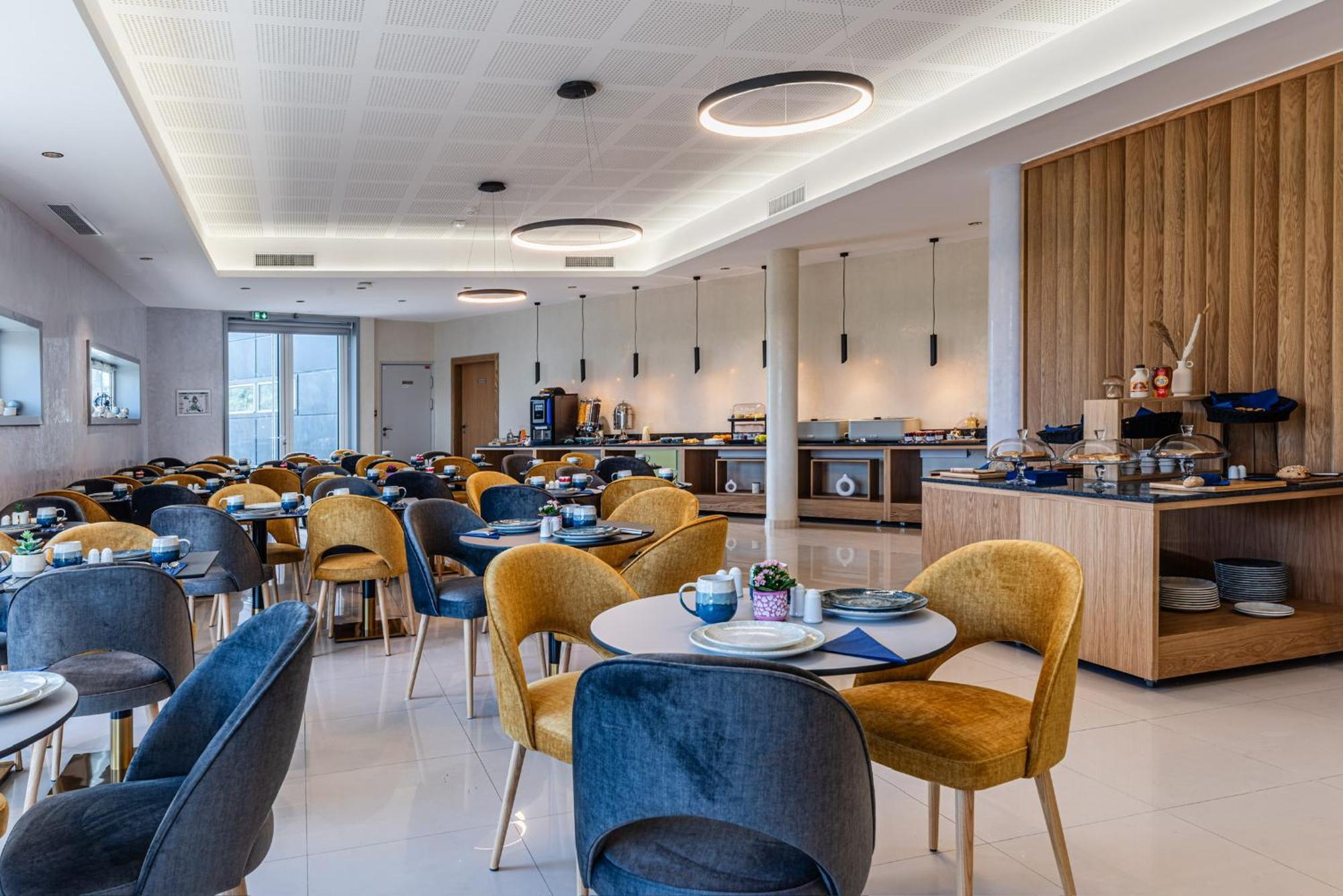 Brit Hotel Privilege Paris โคนี-ซู-บัว ภายนอก รูปภาพ