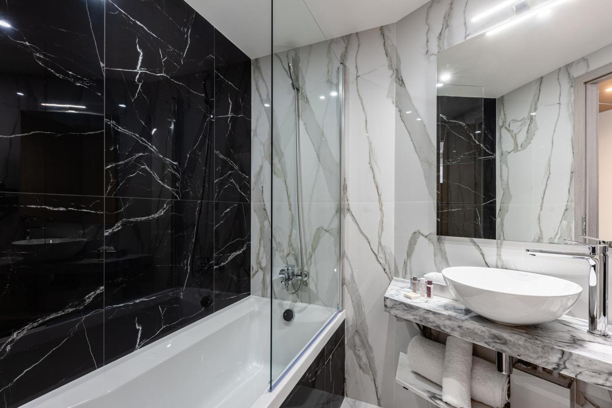 Brit Hotel Privilege Paris โคนี-ซู-บัว ภายนอก รูปภาพ