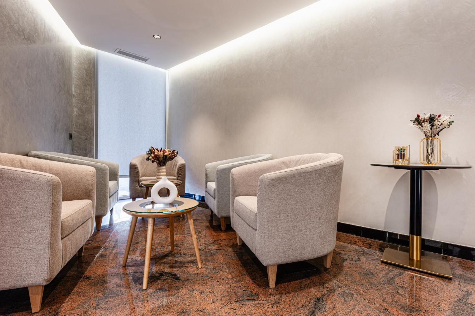 Brit Hotel Privilege Paris โคนี-ซู-บัว ภายนอก รูปภาพ