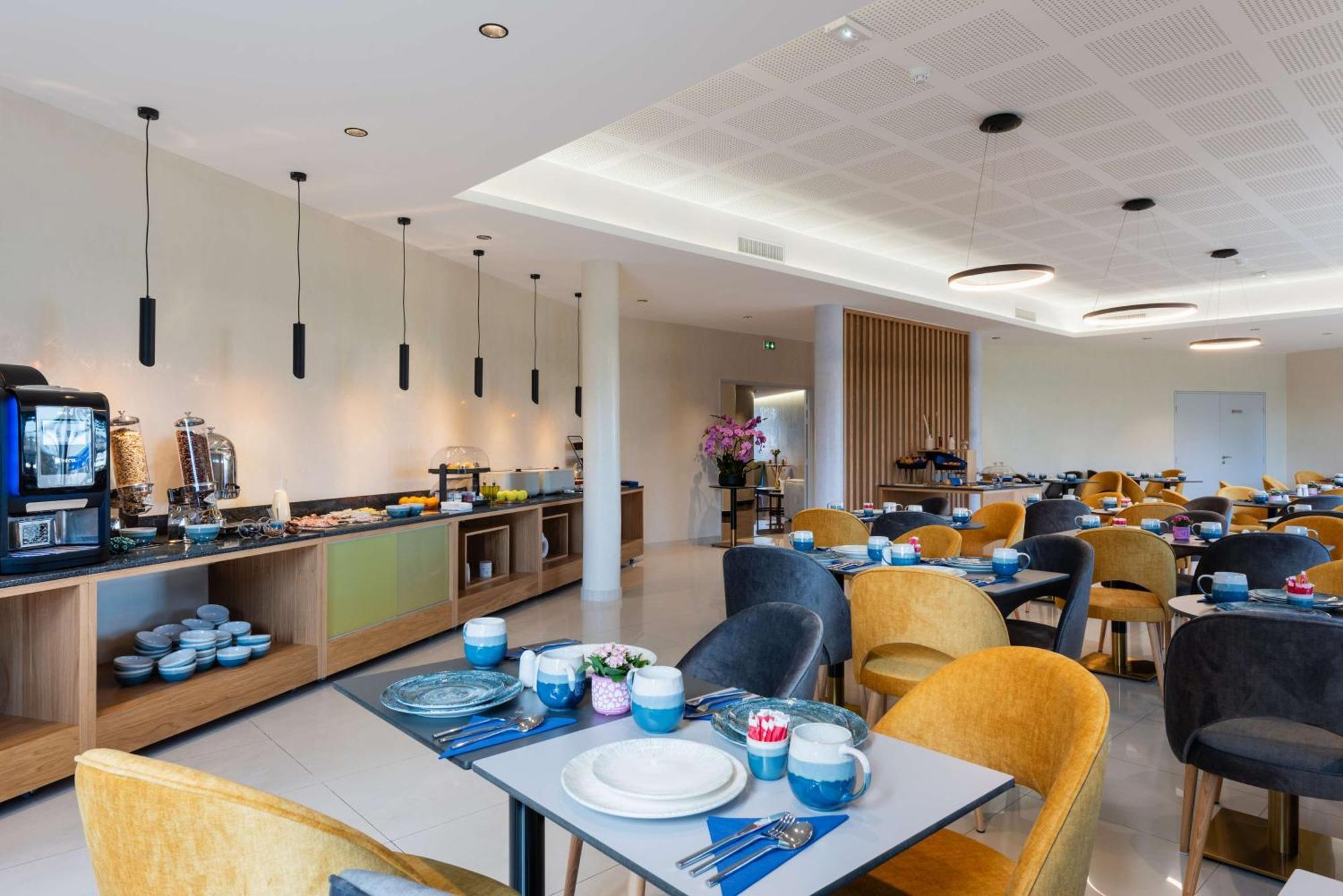 Brit Hotel Privilege Paris โคนี-ซู-บัว ภายนอก รูปภาพ