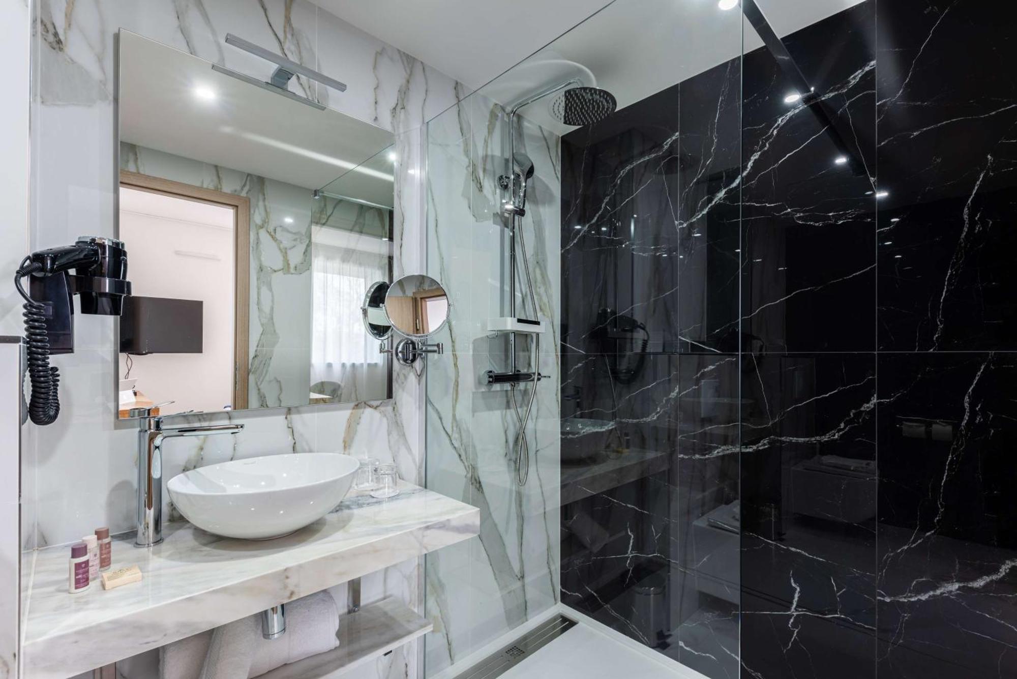 Brit Hotel Privilege Paris โคนี-ซู-บัว ภายนอก รูปภาพ