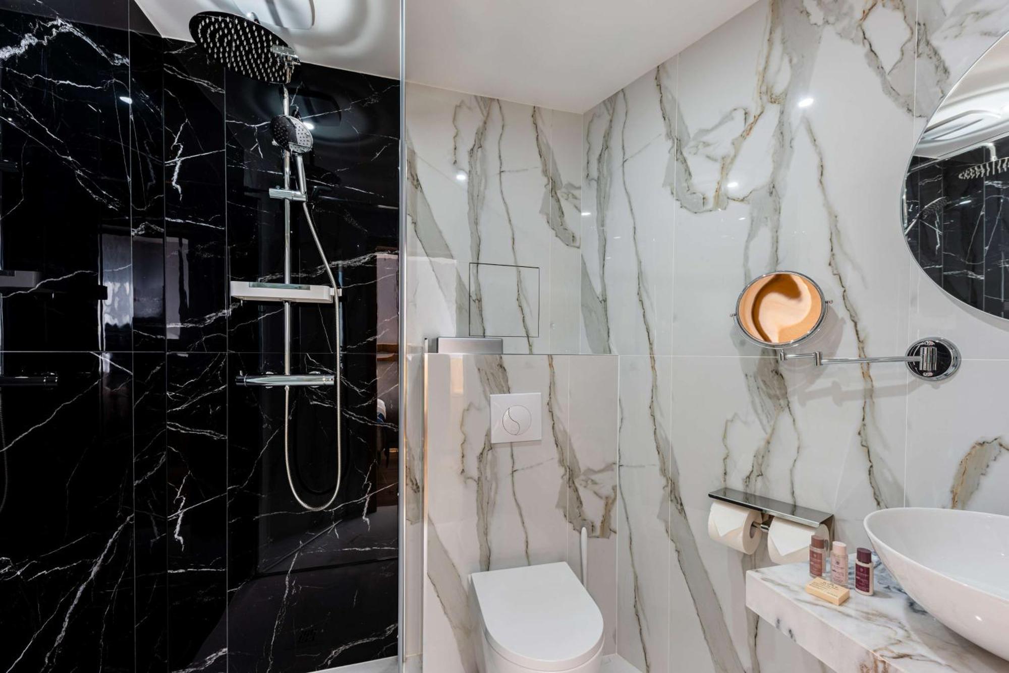 Brit Hotel Privilege Paris โคนี-ซู-บัว ภายนอก รูปภาพ